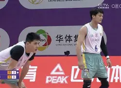 开云体育在线-FPX血洗T1，Inspired打出惊人五杀鏖战多局小组赛，强势挺进下一轮