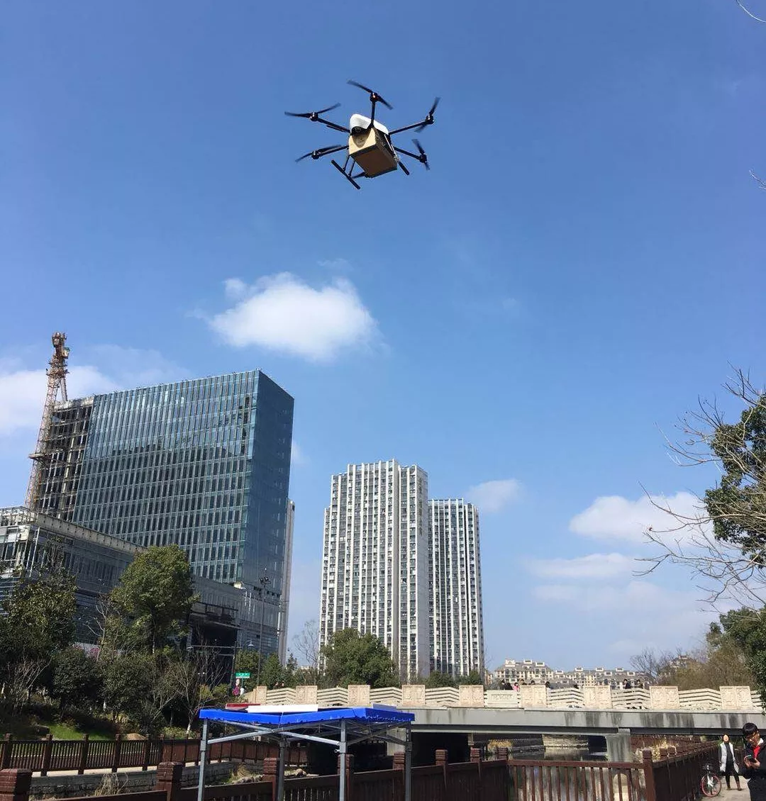 PSG血洗HKA,Caps线上压制力十足峡谷大战入围赛,引爆全场热议 PSG血洗HKA,Caps线上压制力十足峡谷大战入围赛,引爆全场热议