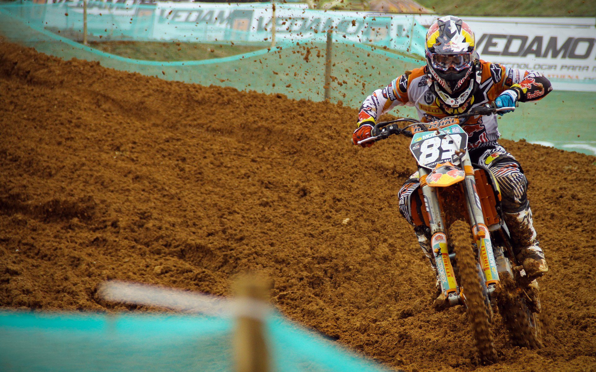 开云体育APP下载-中场如磐石，楚阿梅尼在焦点之夜诠释何谓稳定输出不掉线